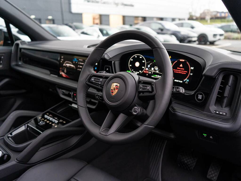 Porsche Cayenne E-hybrid Black Edition Black #4