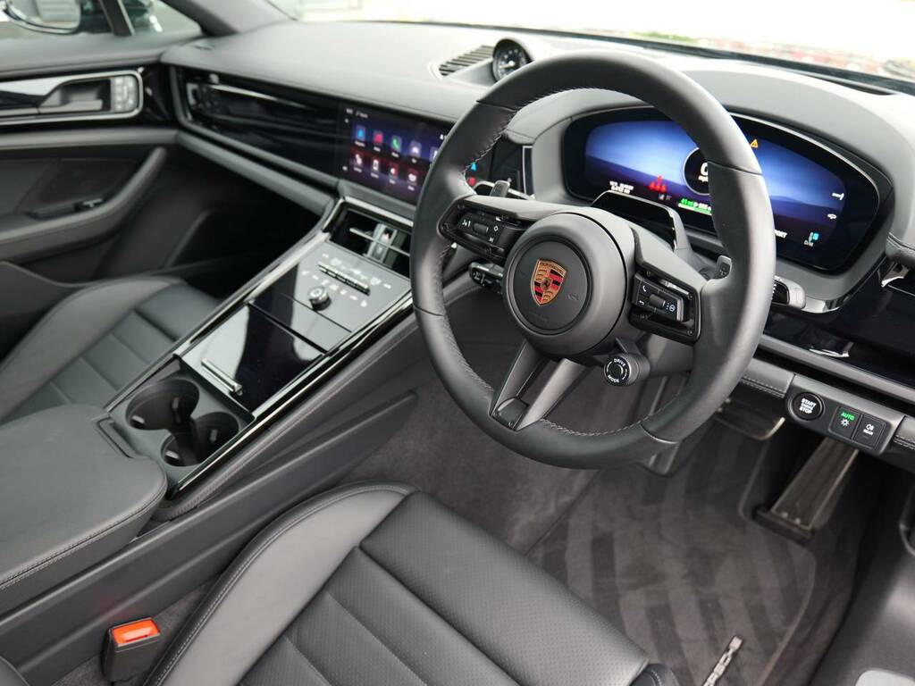 Porsche Panamera 4 E-hybrid Black #4
