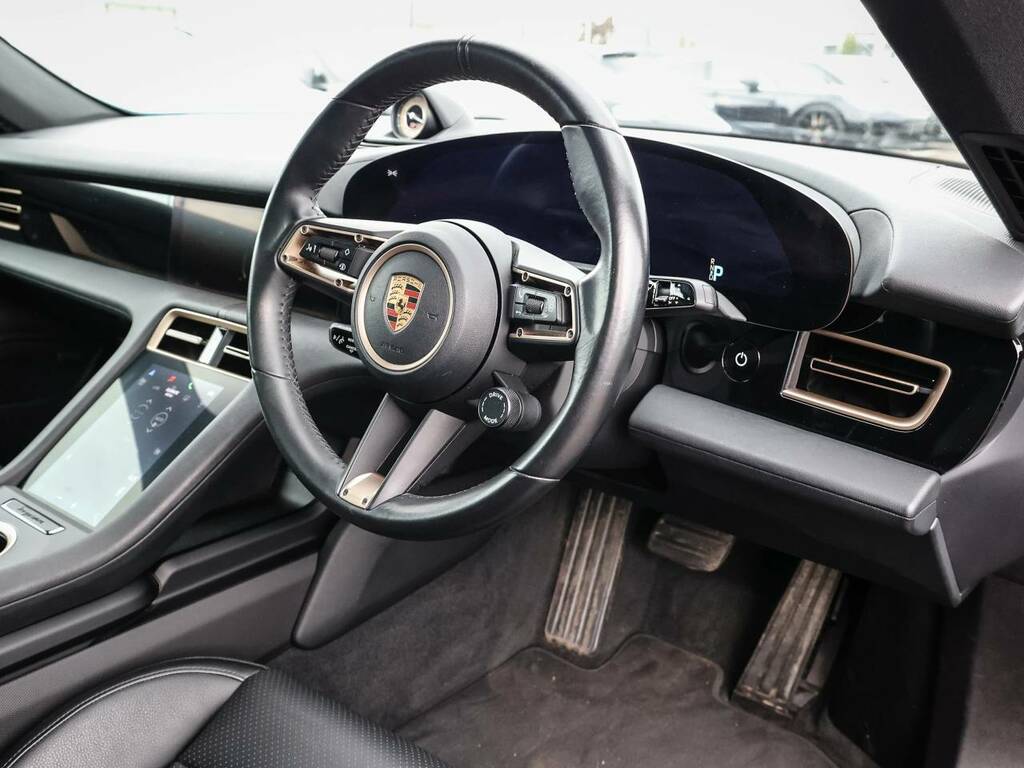 Porsche Taycan Saloon Black #4