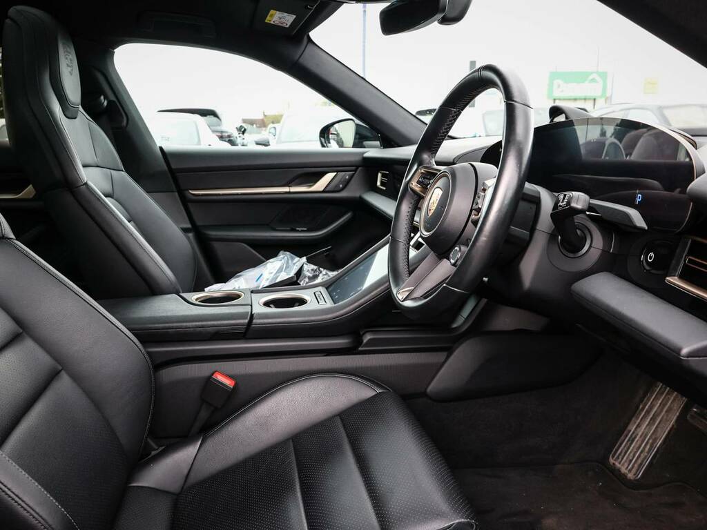 Porsche Taycan Saloon Black #5