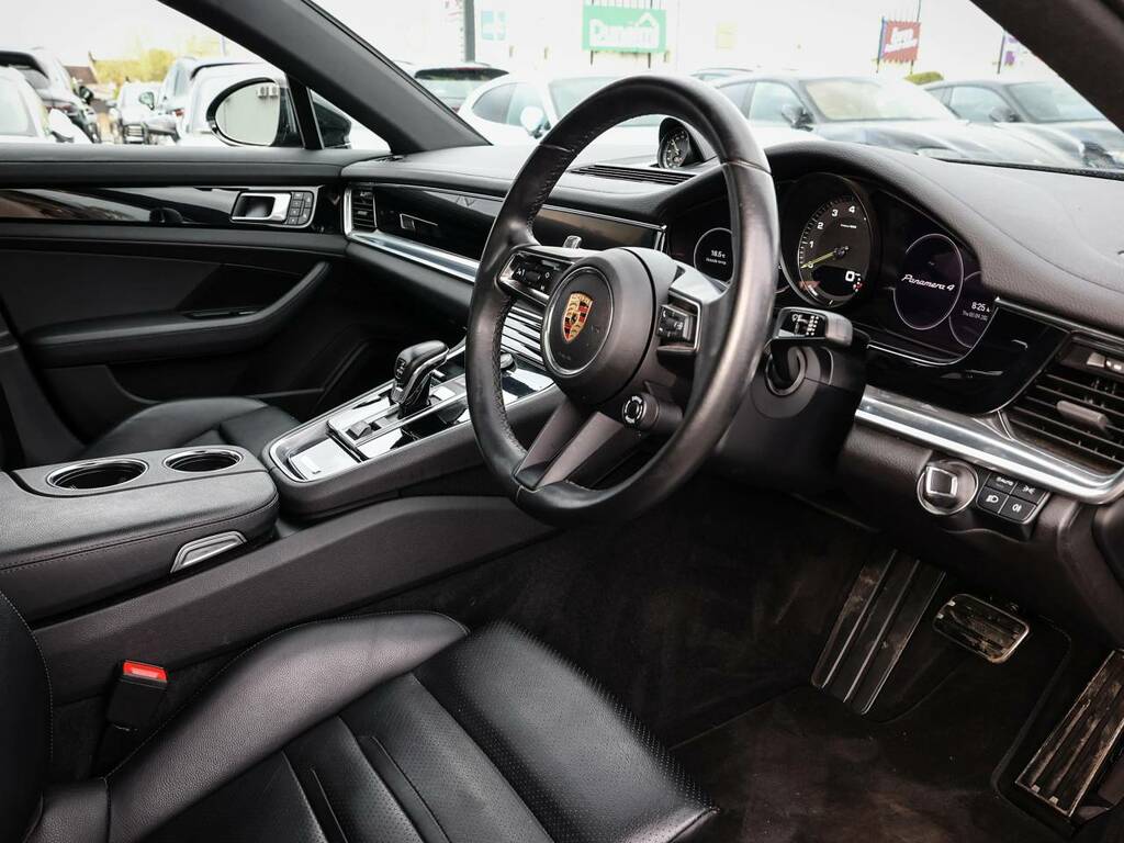 Porsche Panamera 4 E-hybrid Black #4