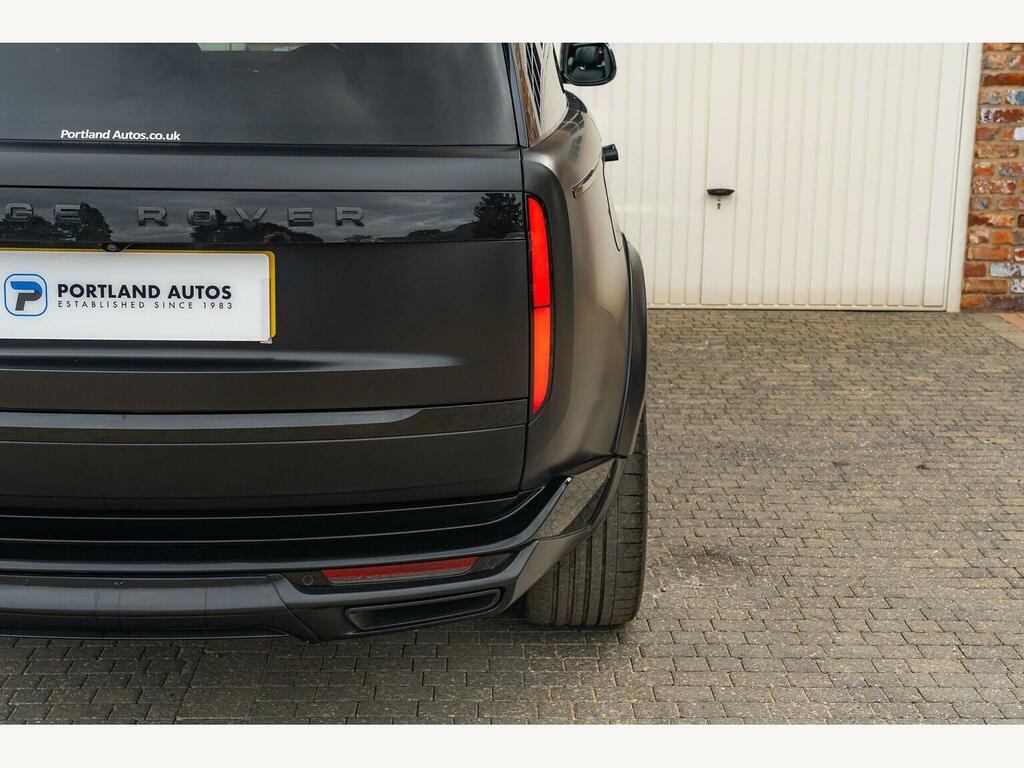 Land Rover Range Rover Edition Black #9