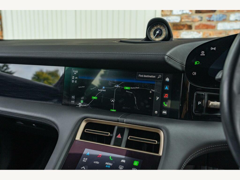 Porsche Taycan Performance Plus 93.4Kwh Black #46