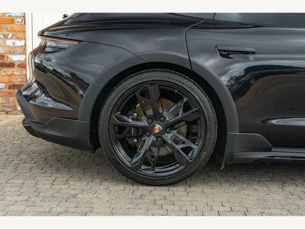 Porsche Taycan Performance Plus 93.4Kwh Black #17
