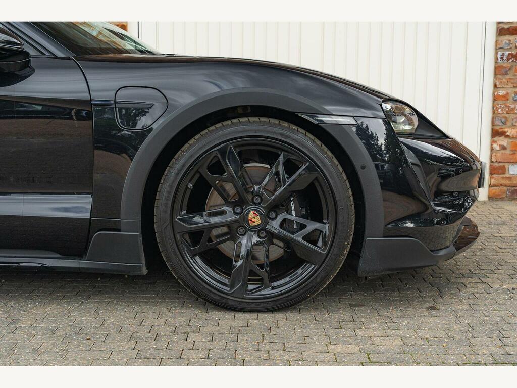 Porsche Taycan Performance Plus 93.4Kwh Black #18