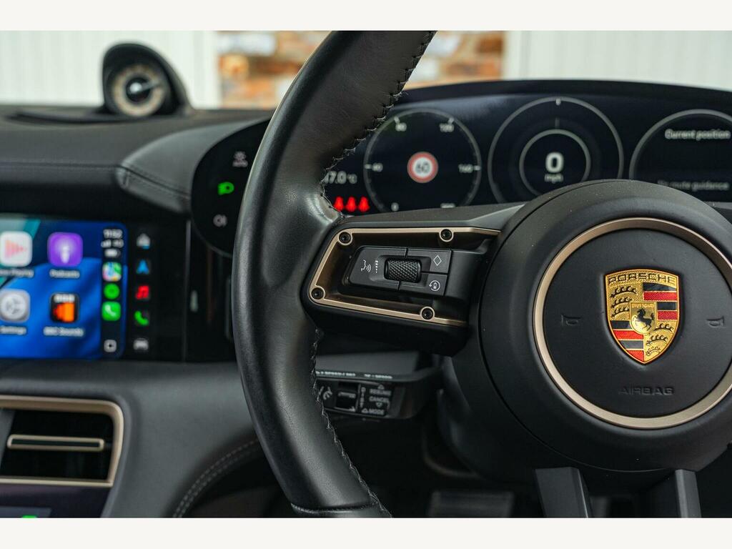 Porsche Taycan Performance Plus 93.4Kwh Black #40