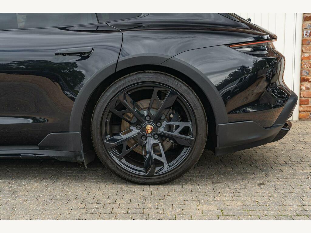 Porsche Taycan Performance Plus 93.4Kwh Black #11
