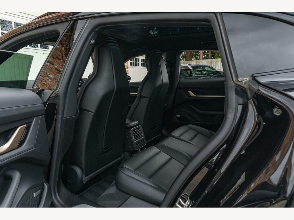 Porsche Taycan Performance Plus 93.4Kwh Black #24