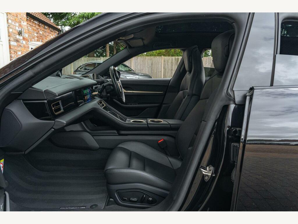 Porsche Taycan Performance Plus 93.4Kwh Black #26