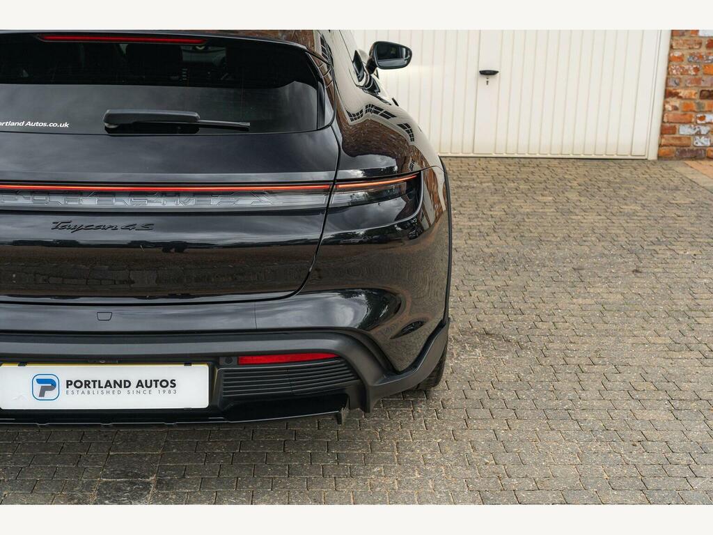 Porsche Taycan Performance Plus 93.4Kwh Black #14