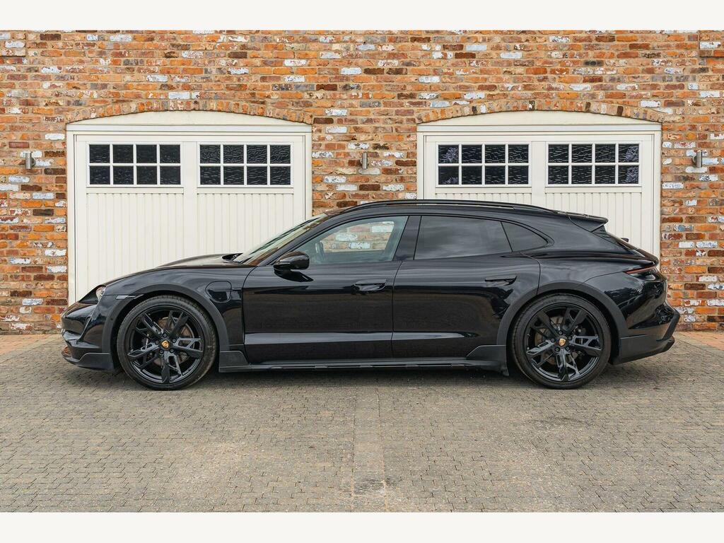 Porsche Taycan Performance Plus 93.4Kwh Black #9
