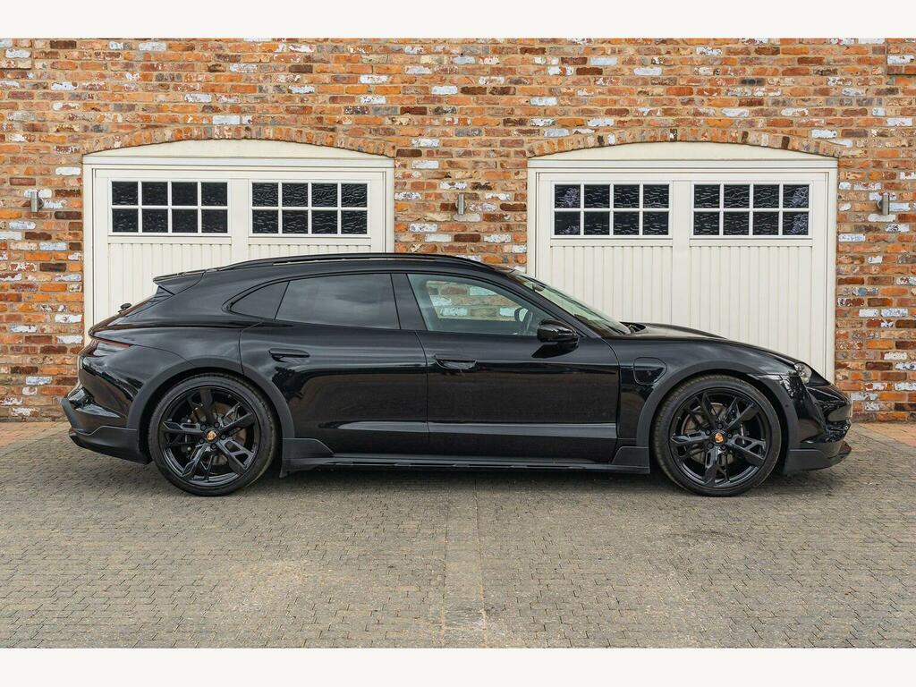 Porsche Taycan Performance Plus 93.4Kwh Black #16