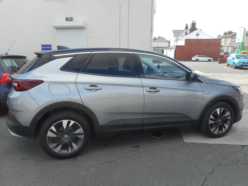 Vauxhall Grandland X 1.2 Sri Nav Grey #2