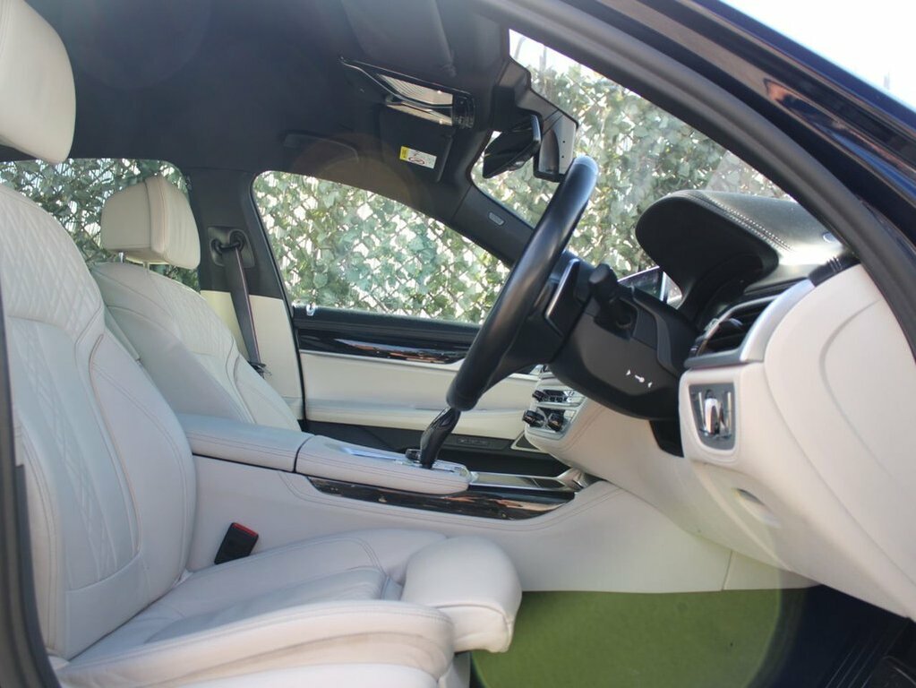 BMW 7 Series 3L M Sport Blue #4