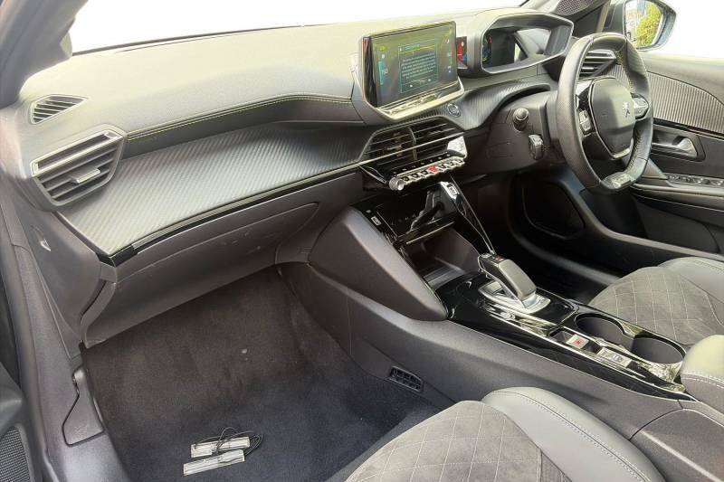 Peugeot e-208 100Kw Gt Premium 50Kwh Black #2