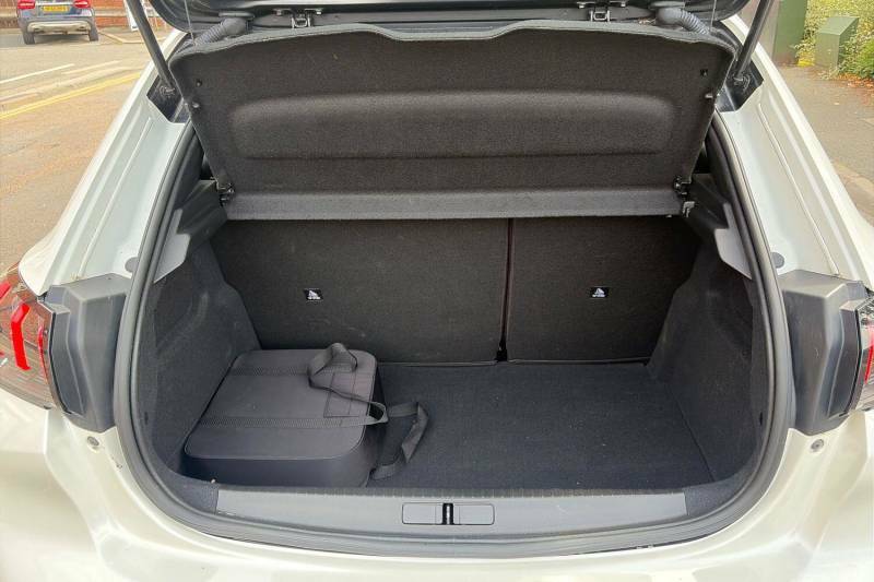 Peugeot e-208 100Kw Gt Premium 50Kwh White #5