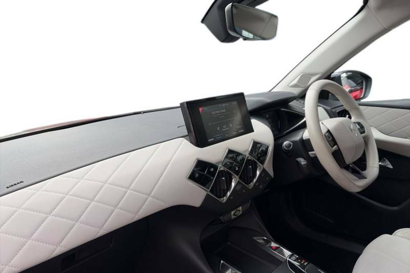 DS DS 3 Crossback E-tense 50Kwh Bastille Crossback White #2