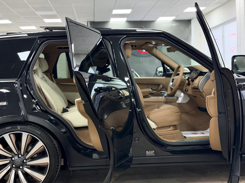 Land Rover Range Rover Edition Black #20
