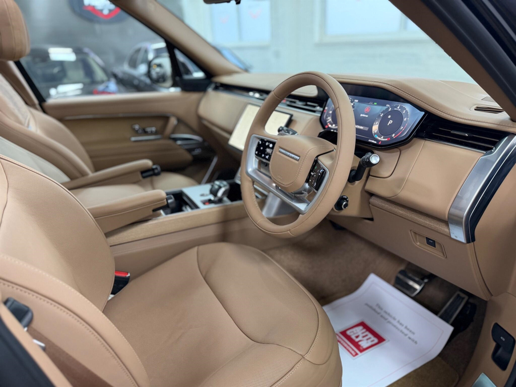 Land Rover Range Rover Edition Black #10