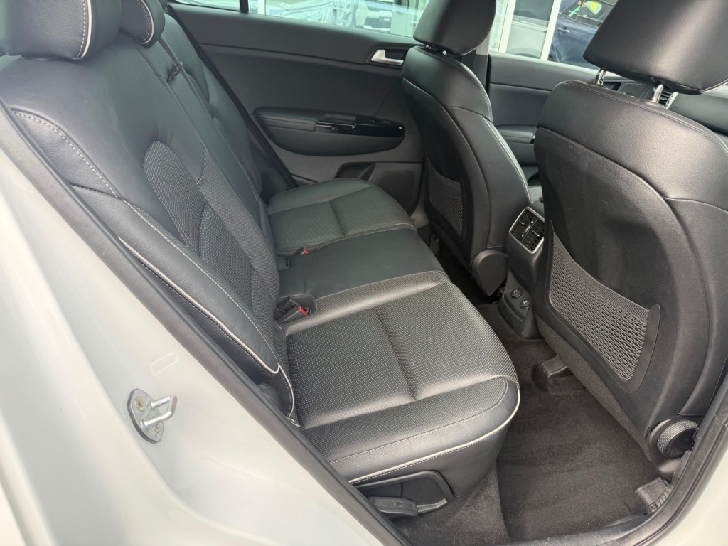 Kia Sportage 2 White #18