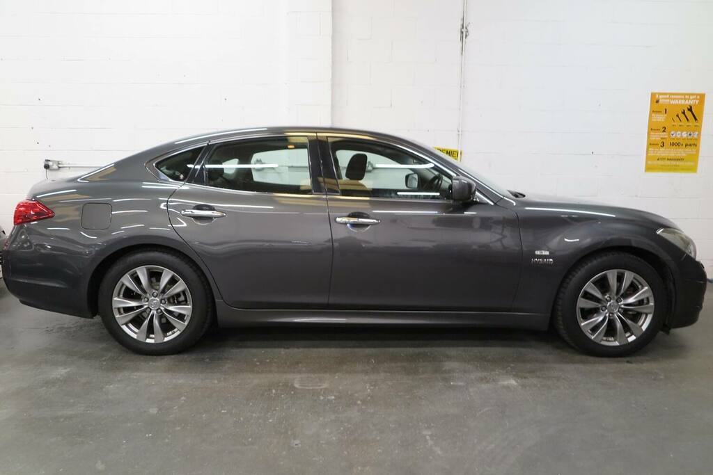 Infiniti M 30D V6 Grey #3
