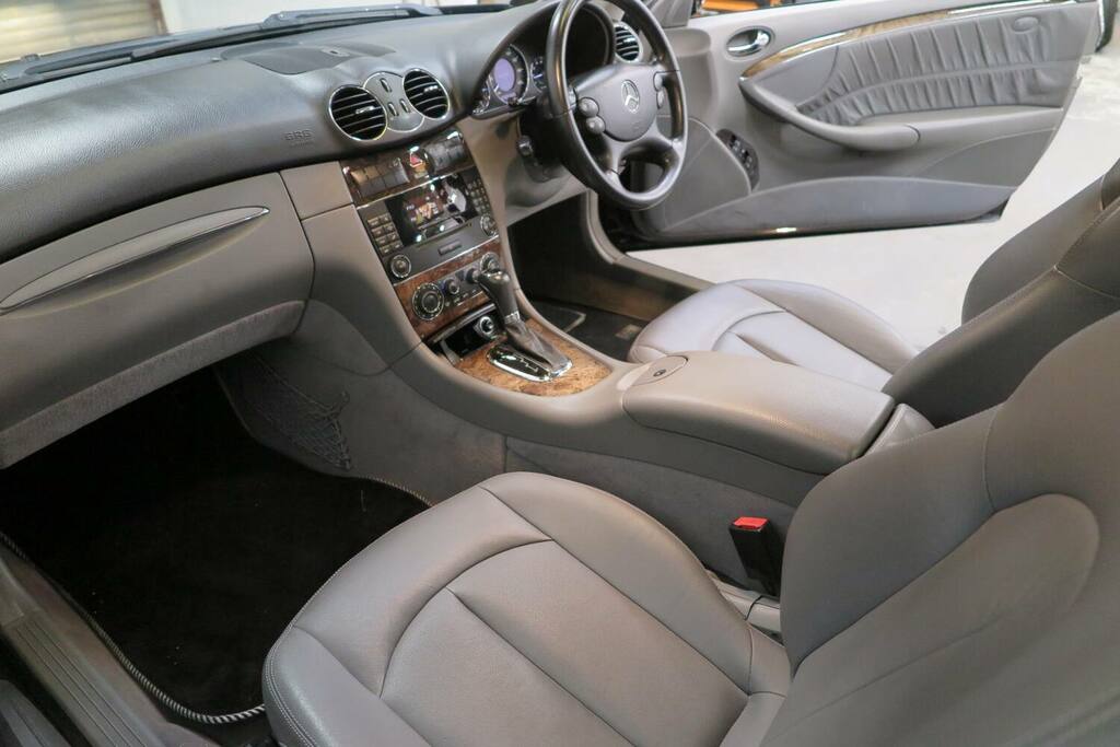 Mercedes-Benz CLK Silver #8