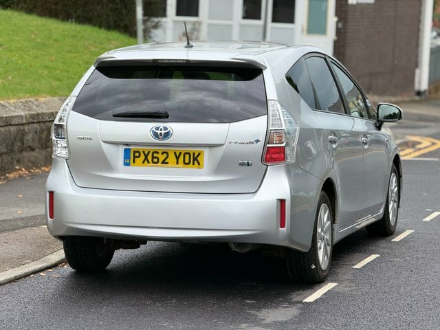 Toyota Prius+ Hatchback Silver #8