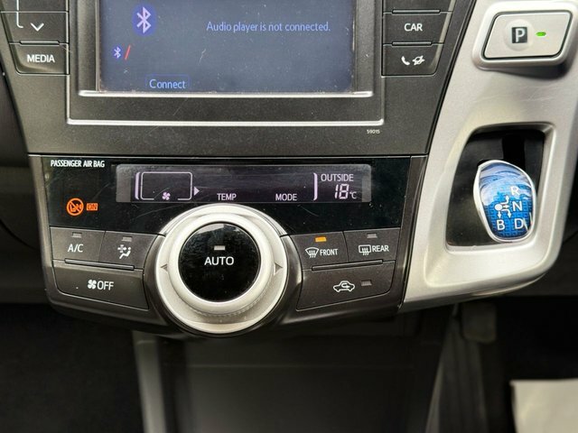 Toyota Prius+ Hatchback Silver #26