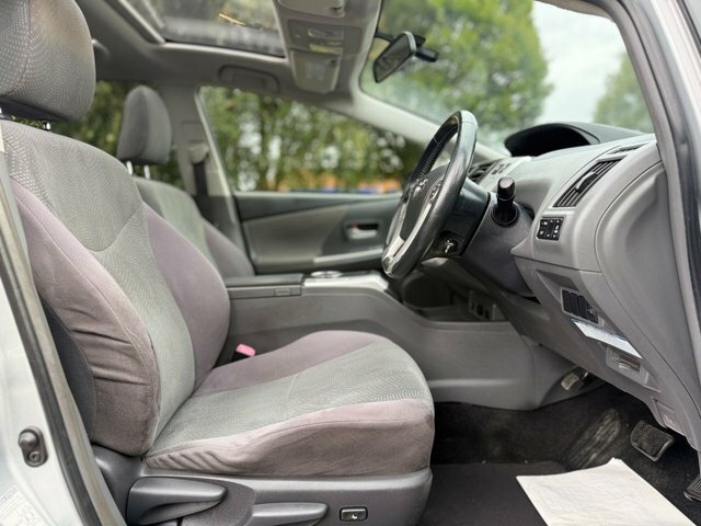 Toyota Prius+ Hatchback Silver #11