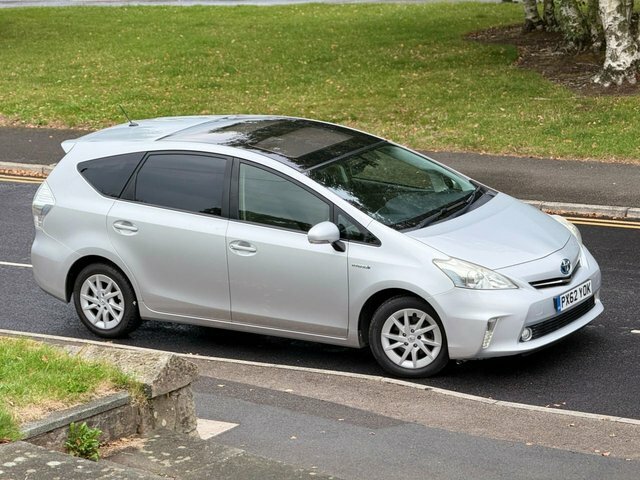 Toyota Prius+ Hatchback Silver #58