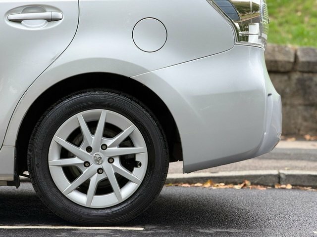 Toyota Prius+ Hatchback Silver #57