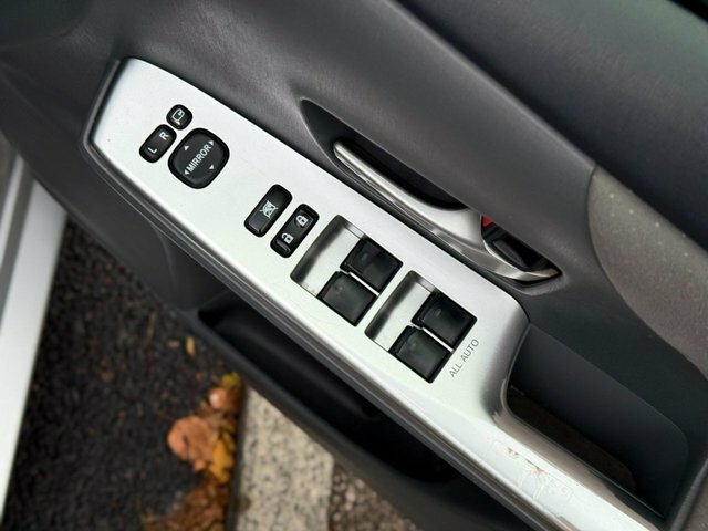 Toyota Prius+ Hatchback Silver #38