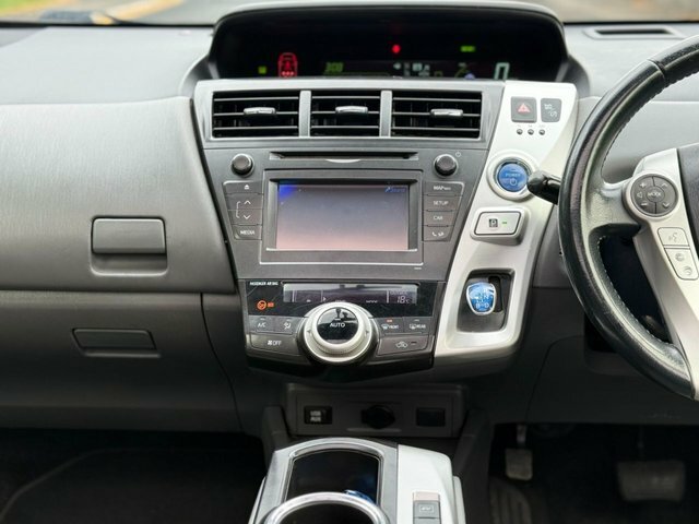 Toyota Prius+ Hatchback Silver #14