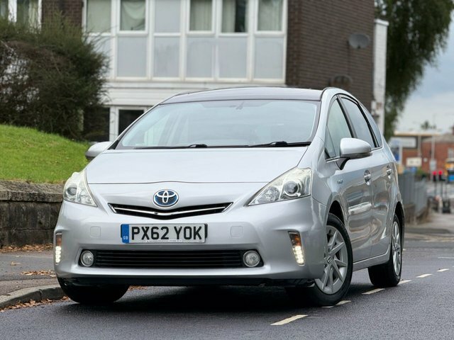 Toyota Prius+ Hatchback Silver #49