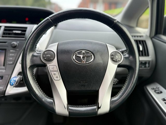Toyota Prius+ Hatchback Silver #16