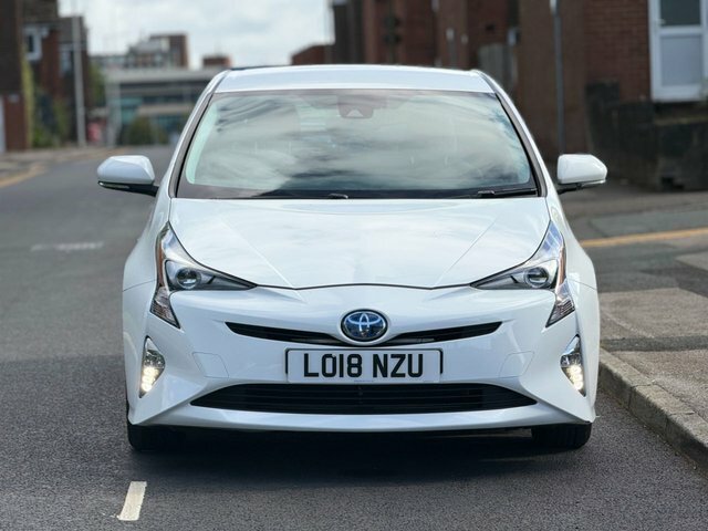 Toyota Prius Vvt-h Active Hatchback White #2
