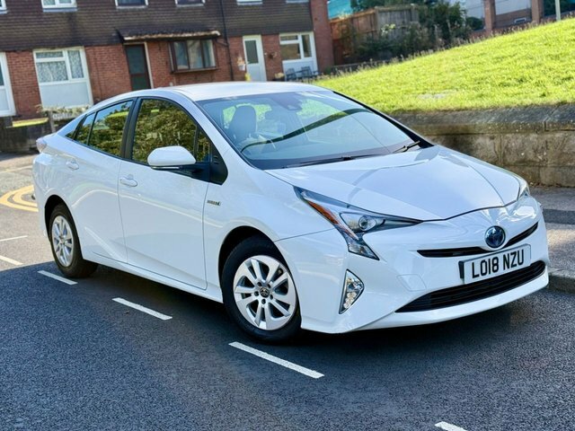 Toyota Prius Hatchback White #18