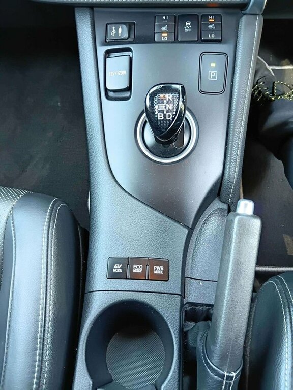 Toyota Auris Icon Tech White #12