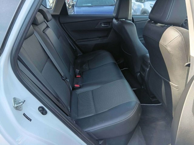 Toyota Auris Icon Tech White #10