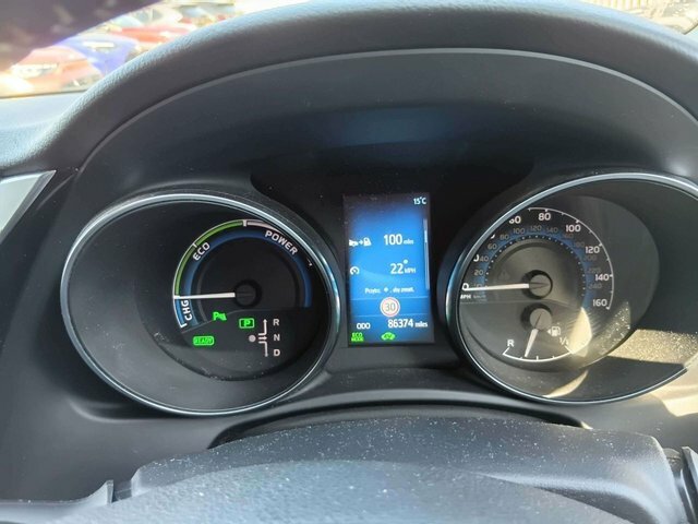 Toyota Auris Icon Tech White #7