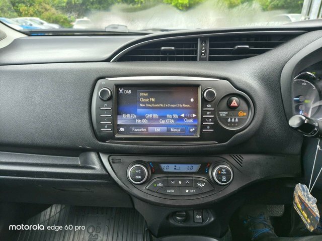 Toyota Yaris Vvt-h Y20 Bi-tone Hatchback White #6