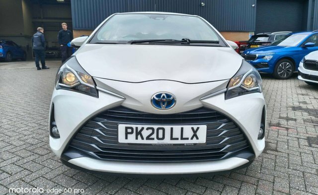 Toyota Yaris Vvt-h Y20 Bi-tone Hatchback White #2