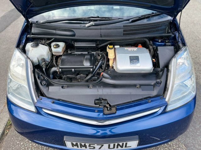 Toyota Prius Hatchback Silver #50