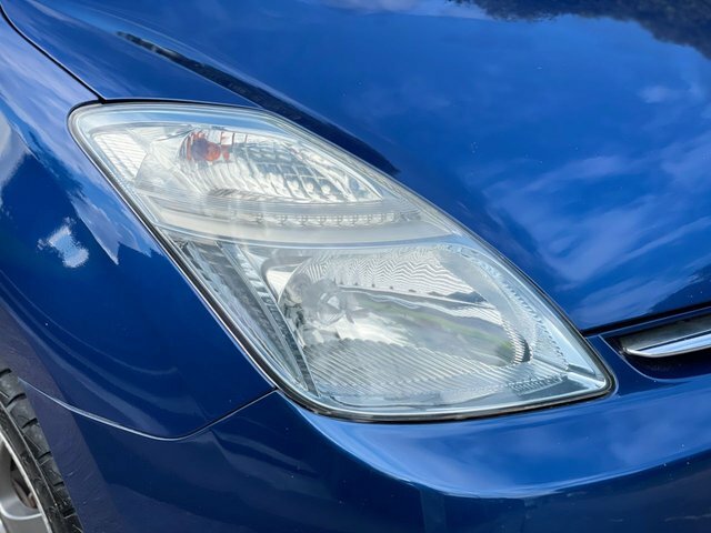 Toyota Prius Hatchback Silver #59