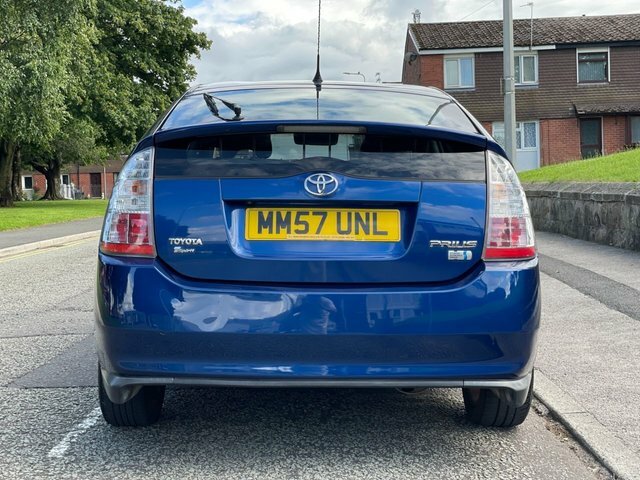 Toyota Prius Hatchback Silver #7