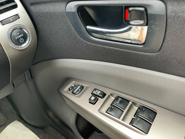 Toyota Prius Hatchback Silver #42