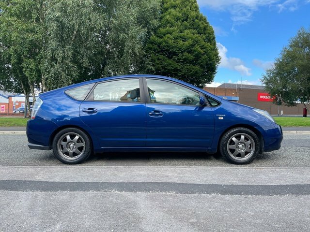 Toyota Prius T Spirit Hatchback Blue #5