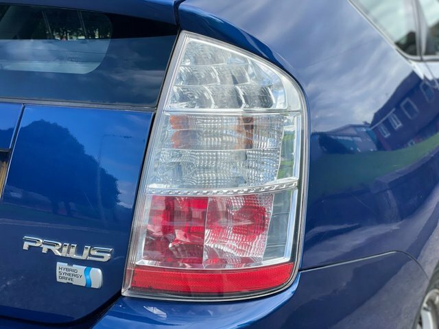 Toyota Prius Hatchback Silver #60
