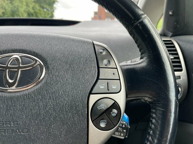 Toyota Prius Hatchback Silver #20