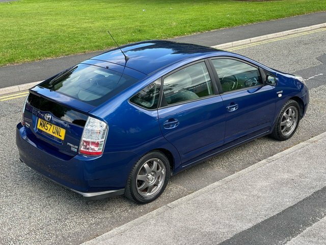Toyota Prius Hatchback Silver #61